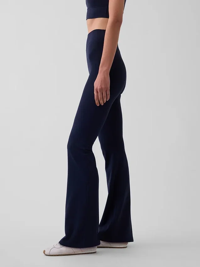 Leggings GapFit Smooth de talle alto y corte acampanado