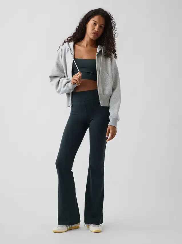 Leggings GapFit Smooth de talle alto y corte acampanado
