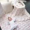 Manta de bambú para bebé «Spring Toile» de The Gilded Bird