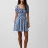 Mini vestido con cintura fruncida