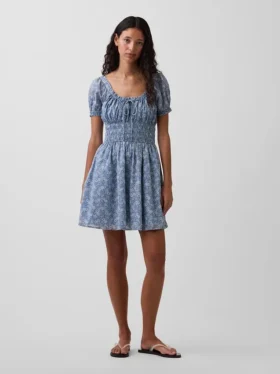 Mini vestido con cintura fruncida