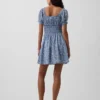 Mini vestido con cintura fruncida