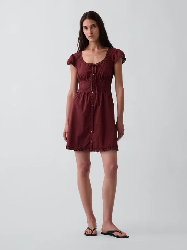 Mini vestido con cuello redondo y ribete de encaje