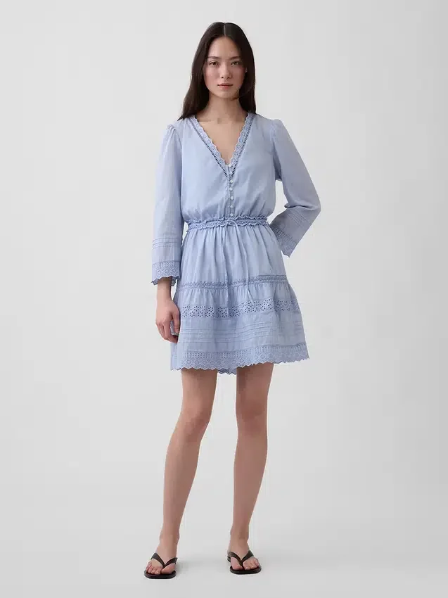 Mini vestido con ribete de encaje