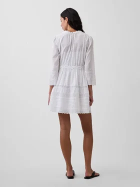 Mini vestido con ribete de encaje