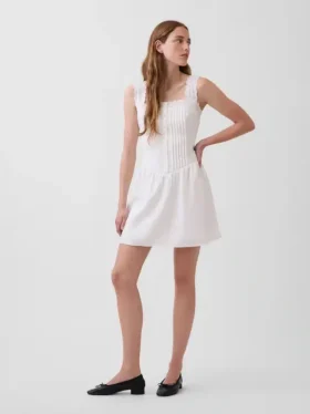 Mini vestido de cintura baja con pinzas