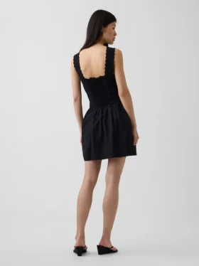 Mini vestido de cintura baja con pinzas
