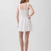 Mini vestido de cintura baja con pinzas