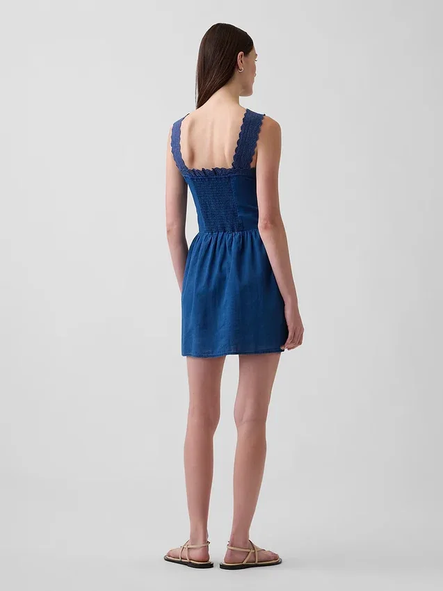 Mini vestido de cintura baja con pinzas