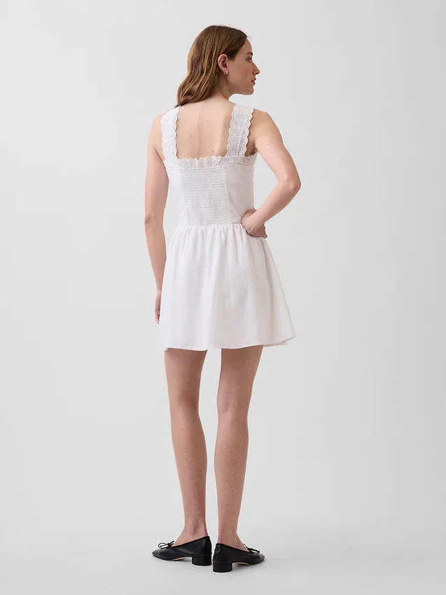 Mini vestido de cintura baja con pinzas