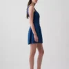 Mini vestido de cintura baja con pinzas