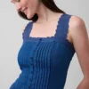 Mini vestido de cintura baja con pinzas