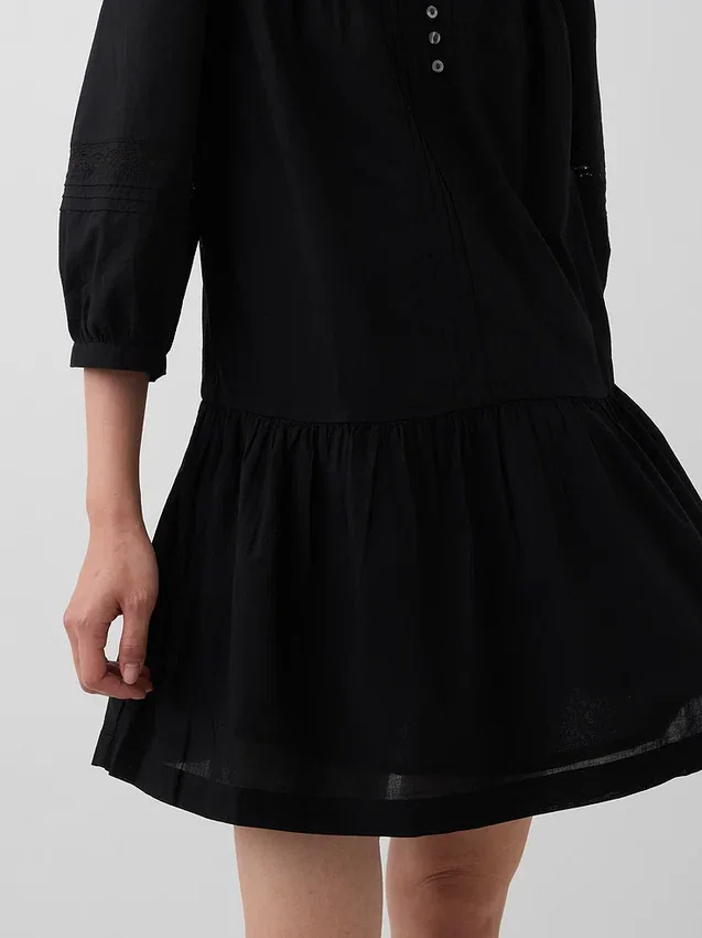 Mini vestido de cintura baja con ribete de encaje