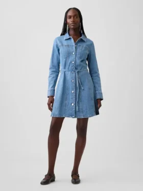 Mini vestido de mezclilla con botones al frente