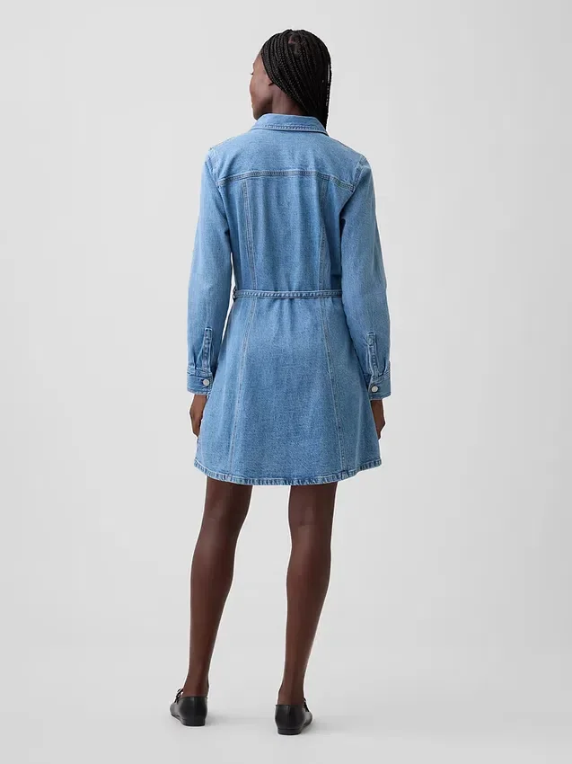 Mini vestido de mezclilla con botones al frente