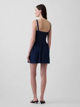 Mini vestido de mezclilla con cintura baja