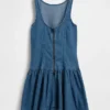 Mini vestido de mezclilla con cintura baja