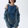 Mini vestido de mezclilla con cuello de barco y espalda abierta