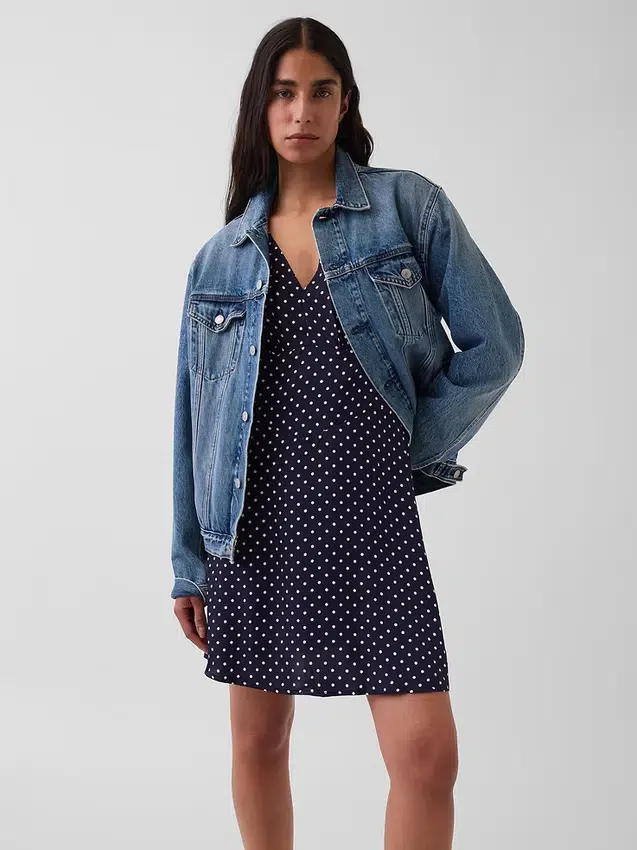 Mini vestido estampado con cuello en V