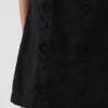 Mini vestido recto bordado de mezcla de lino