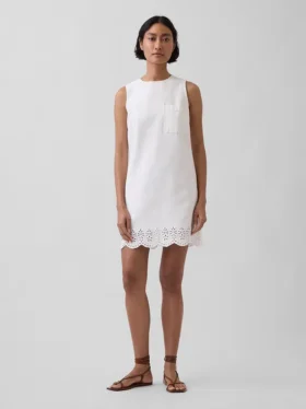Mini vestido recto con dobladillo de ojales