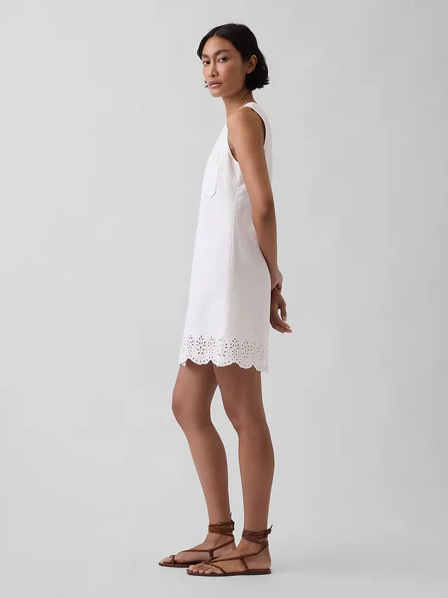 Mini vestido recto con dobladillo de ojales