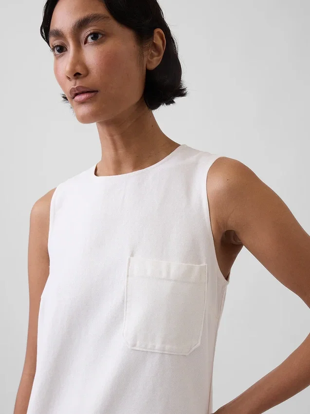 Mini vestido recto con dobladillo de ojales