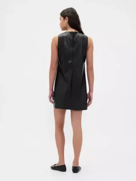 Mini vestido recto de cuero vegano
