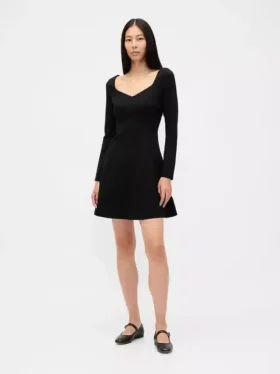 Mini vestido tipo corsé con escote corazón de doble tejido