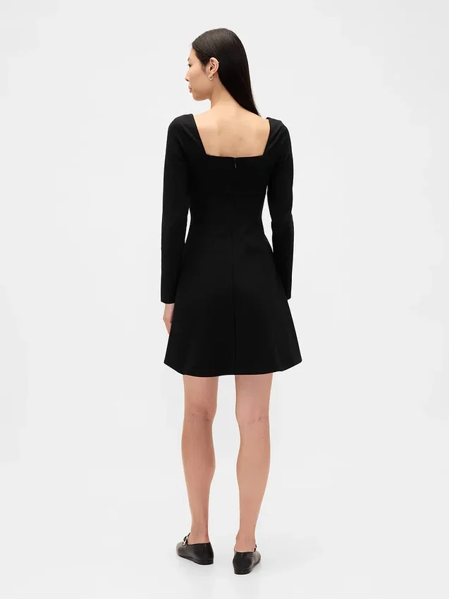 Mini vestido tipo corsé con escote corazón de doble tejido