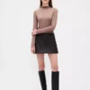 Minifalda-pantalón de cuero vegano