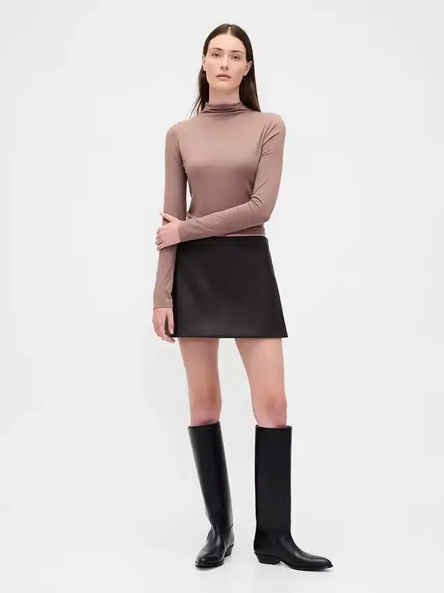 Minifalda-pantalón de cuero vegano