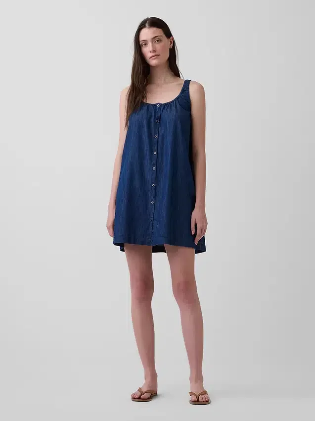 Minivestido con botones en el frente