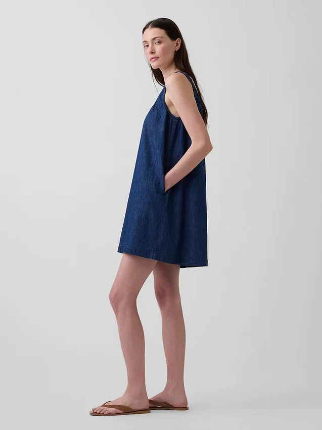 Minivestido con botones en el frente