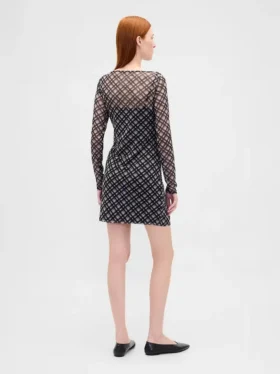 Minivestido de malla con cuello de barco