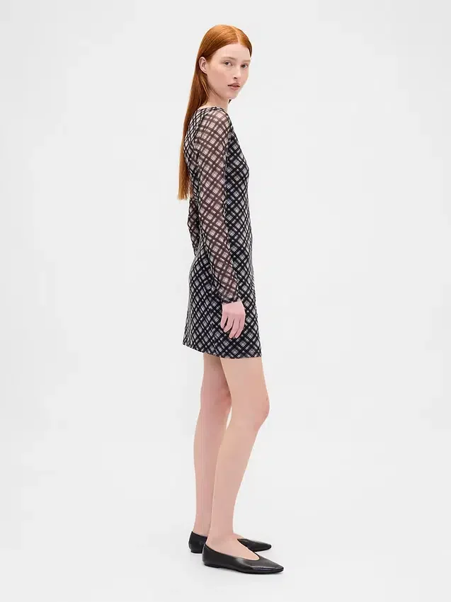 Minivestido de malla con cuello de barco