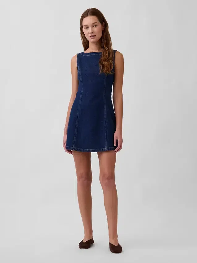 Minivestido de mezclilla con cuello de barco