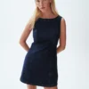 Minivestido de mezclilla con cuello de barco