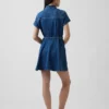 Minivestido tipo camisa de mezclilla con cinturón