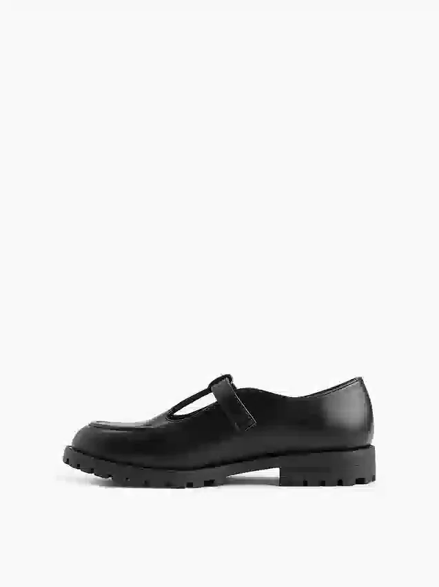 Mocasines infantiles con correa en T