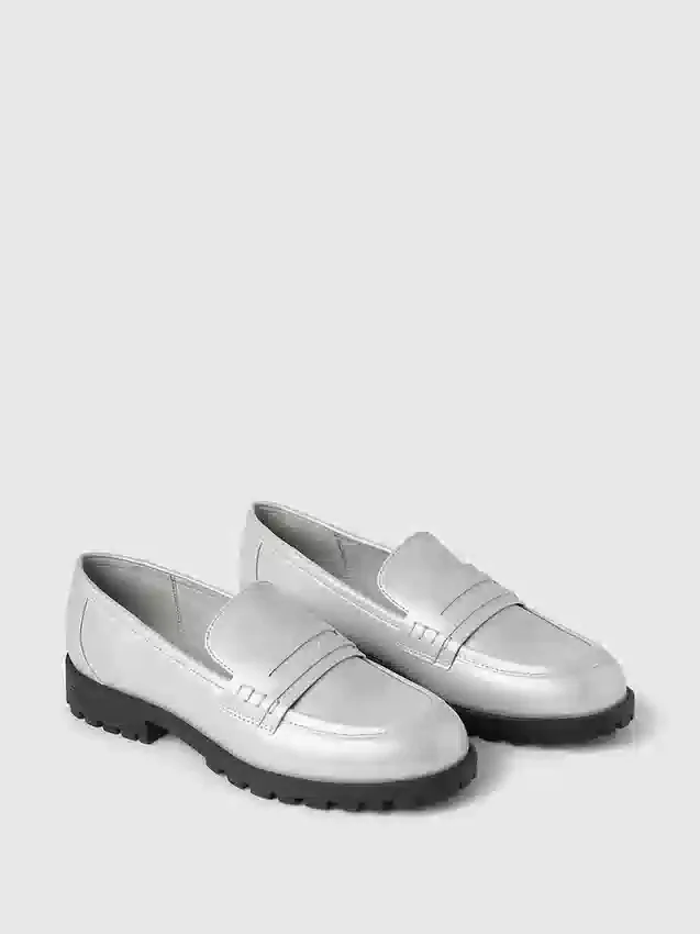 Mocasines metalizados para niños