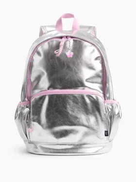 Mochila infantil con dijes metalizados
