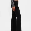 Pantalones acampanados de sarga de talle bajo