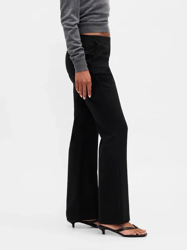 Pantalones acampanados de sarga de talle bajo