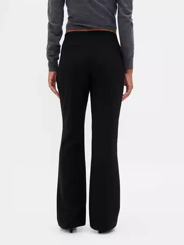 Pantalones acampanados de sarga de talle bajo