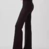 Pantalones acampanados modernos de canalé ancho