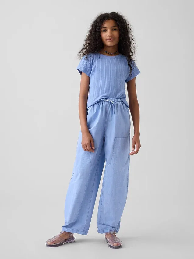 Pantalones anchos de niño con doble costura en las rodillas