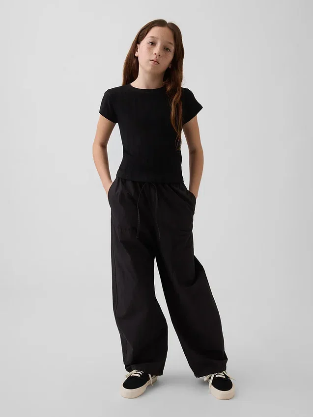 Pantalones anchos de niño con doble costura en las rodillas