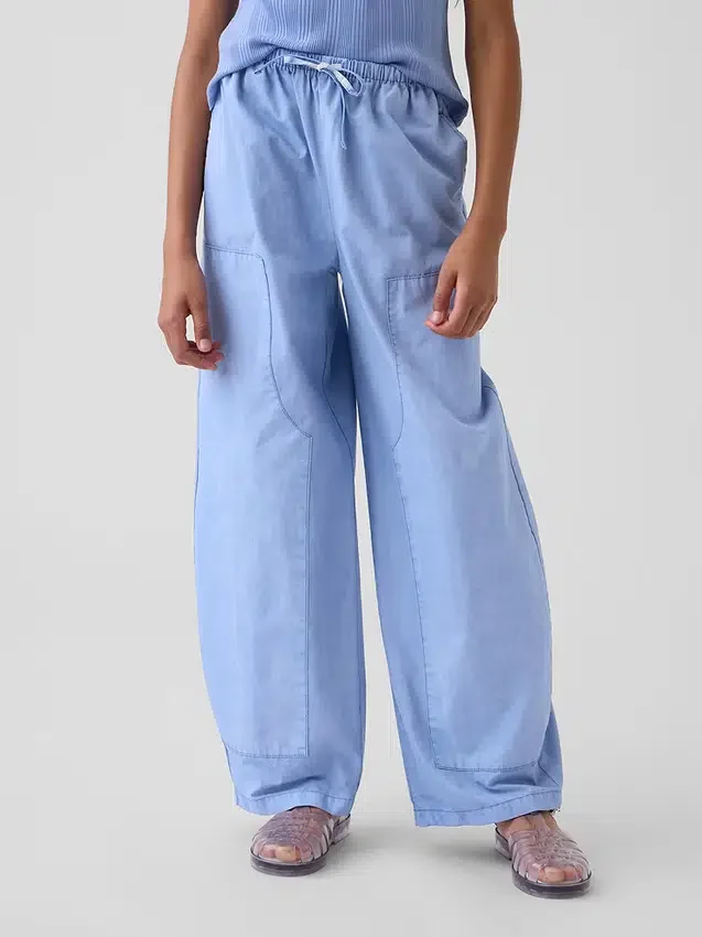 Pantalones anchos de niño con doble costura en las rodillas