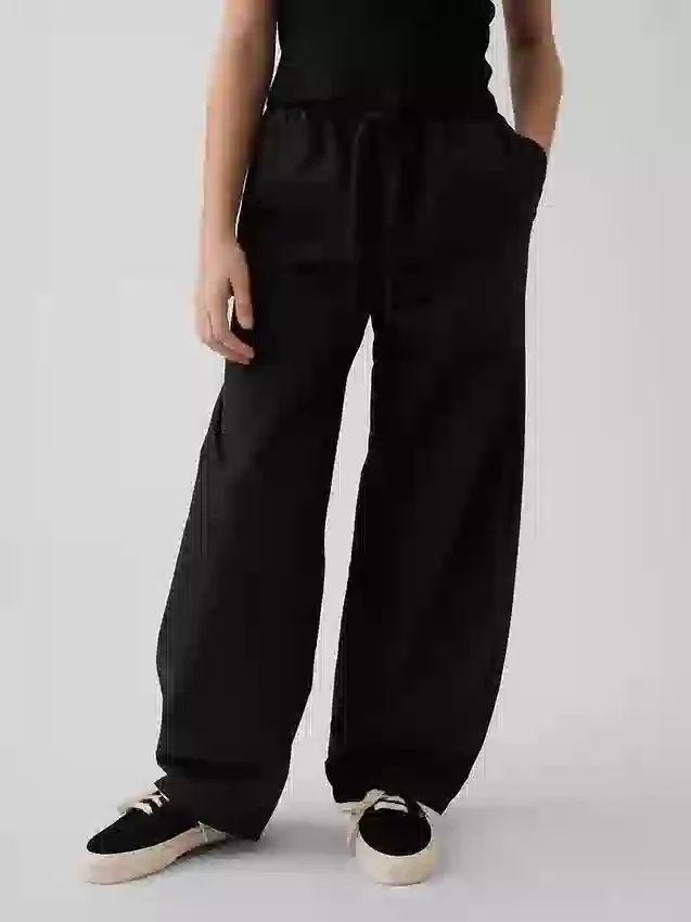 Pantalones anchos de niño con doble costura en las rodillas